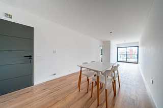 Zeballos y 1º de Mayo